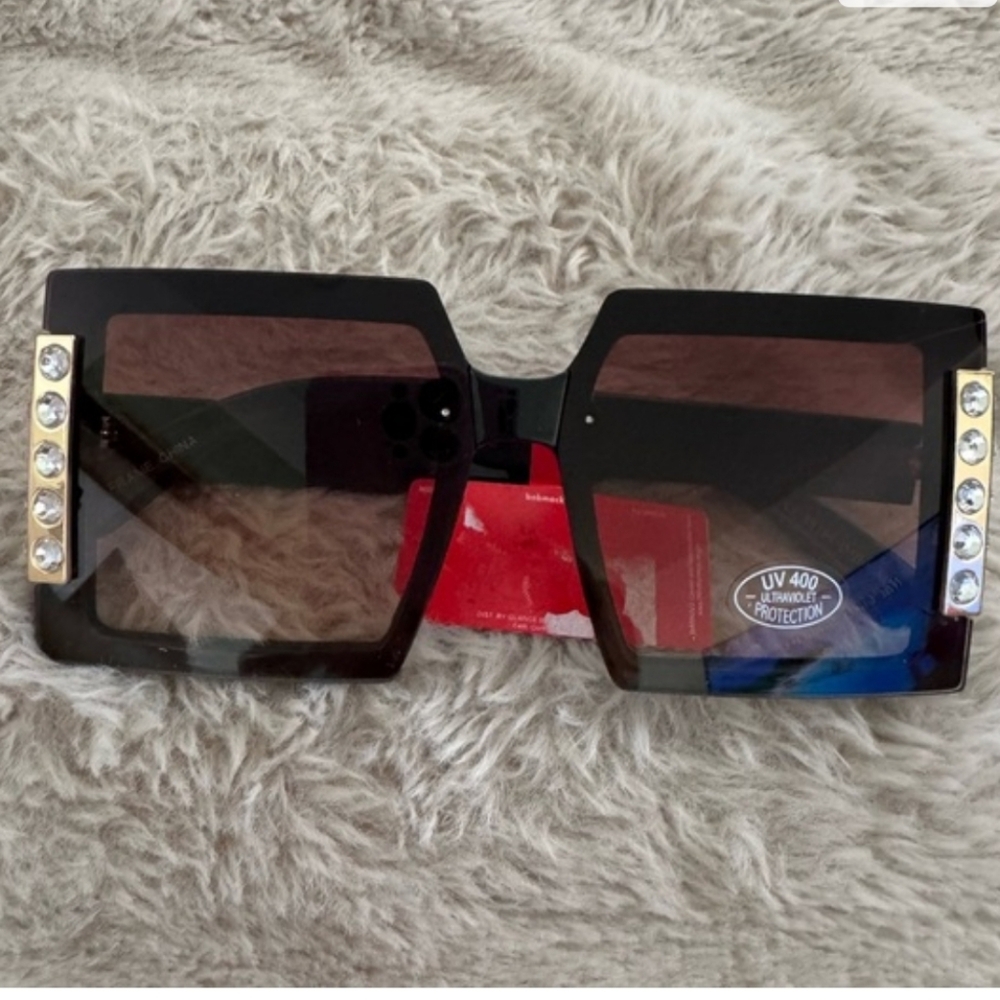 NWT! Bob Mackie Oversized Crystal Detail UV Protection Sunglasses - Picture 2 of 4